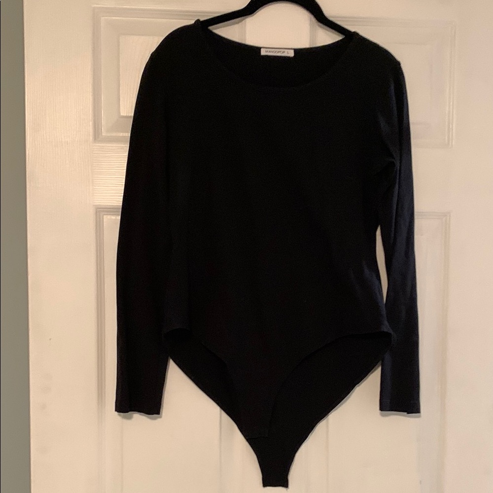 Sleek Black Fitted Long Sleeve Bodysuit